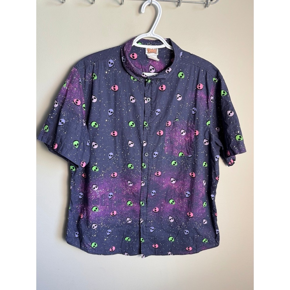 Spencers Mens Purple Galaxy Alien Space Print Shirt XL Novelty Sci-Fi Streetwear